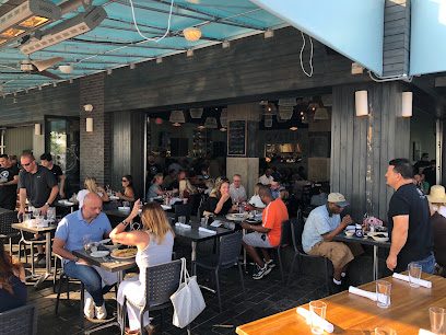 Hankโs Oyster Bar on the Wharf
