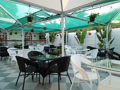 Tropica Cafe & Bistro