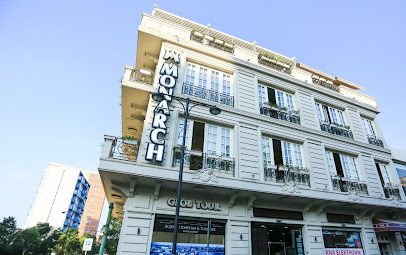 Hotel Monarch Company Logo