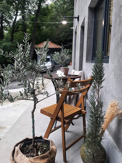 Innwoods Hotel