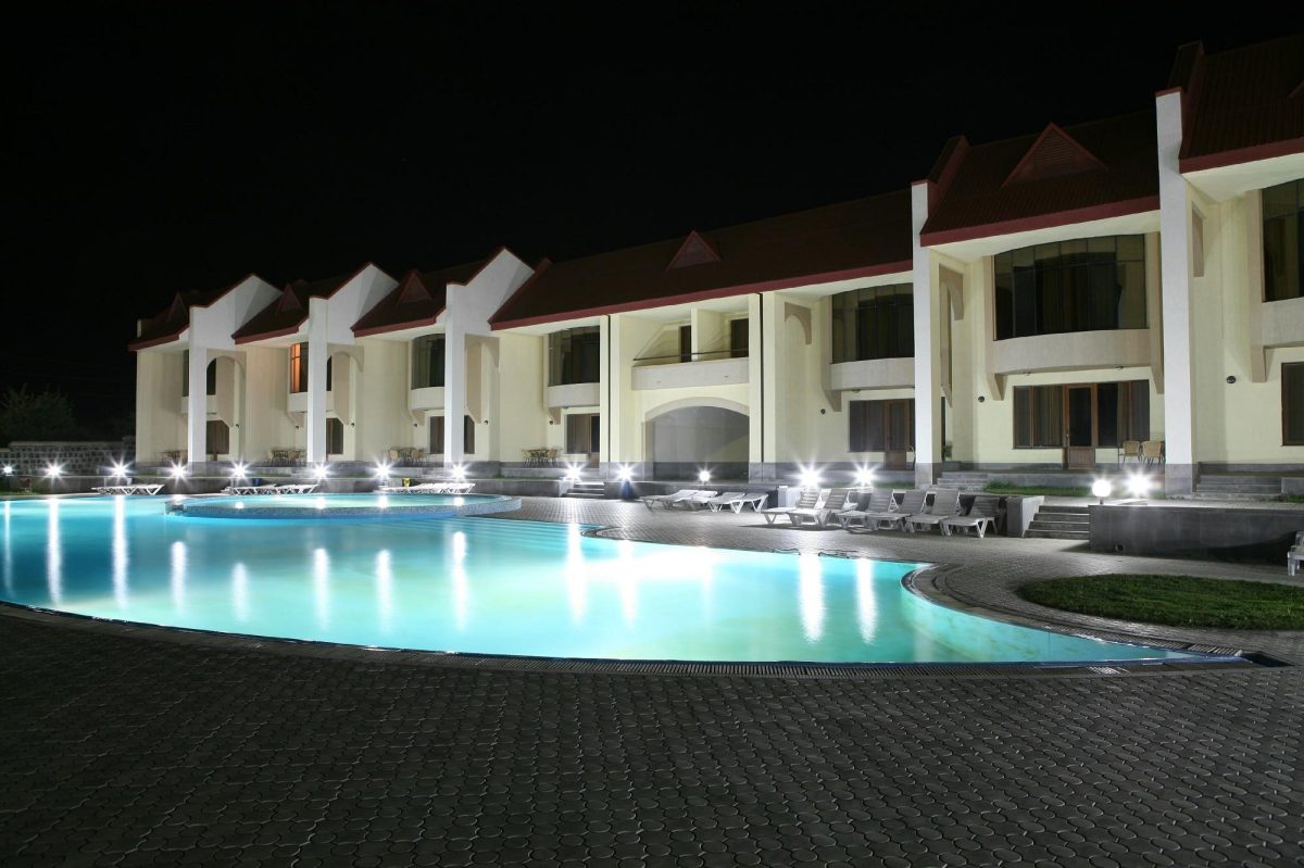 Harsnaqar Hotel Complex & Water World
