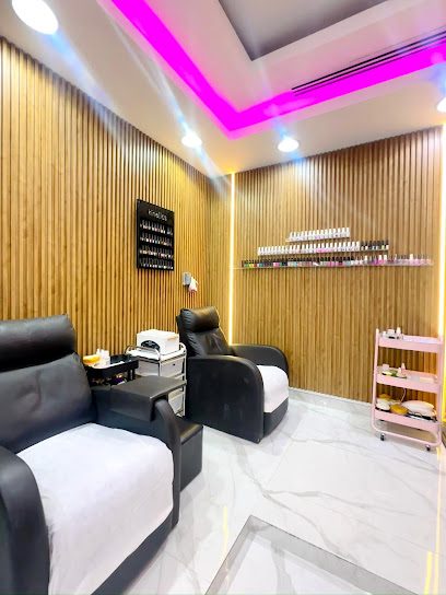 Streaks Salon Karama